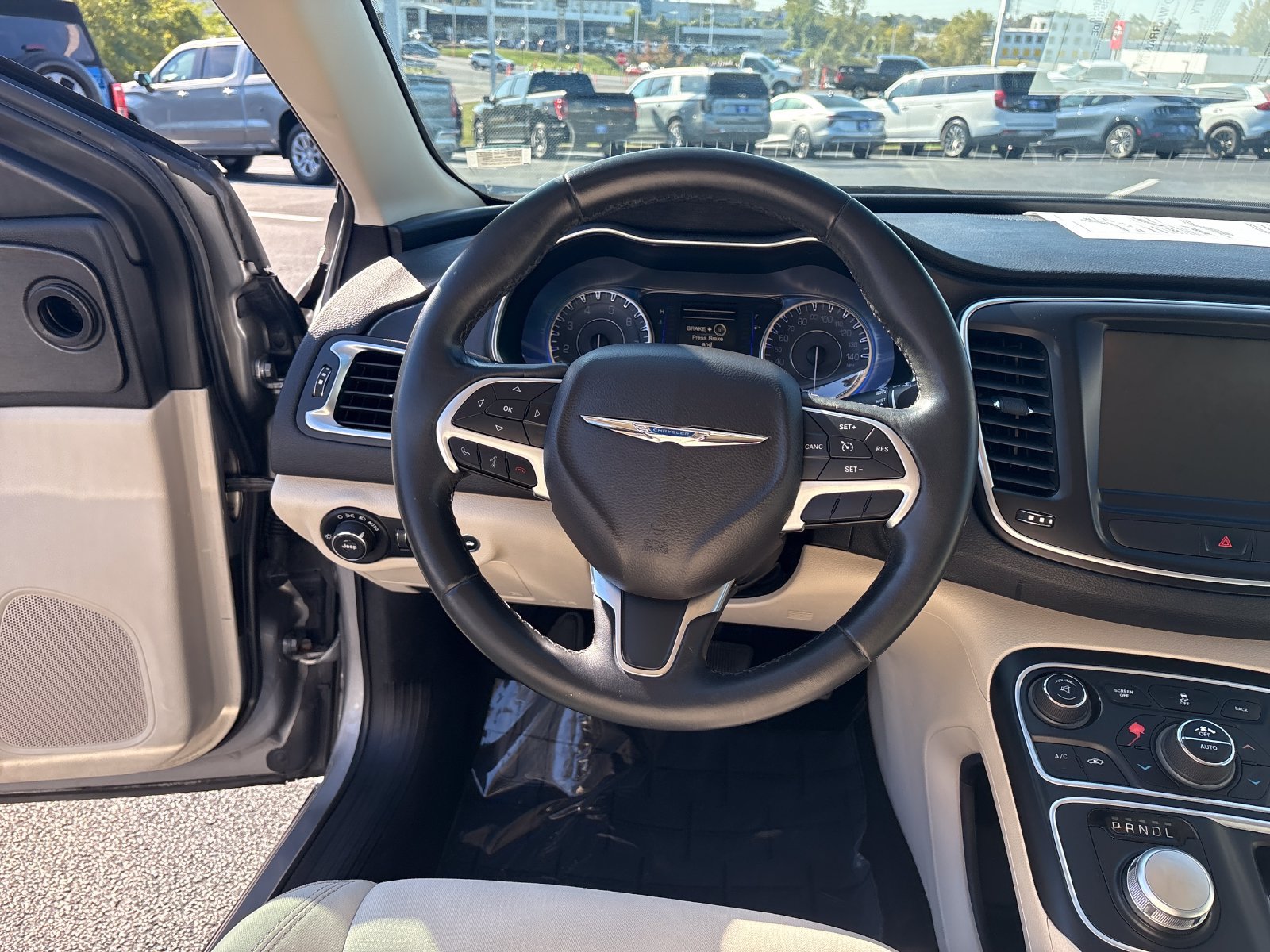 Used 2016 Chrysler 200 Limited w/ Convenience Group FWD image 14