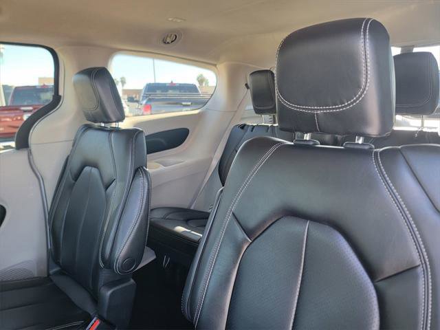 Certified 2023 Chrysler Pacifica Touring-L image 16