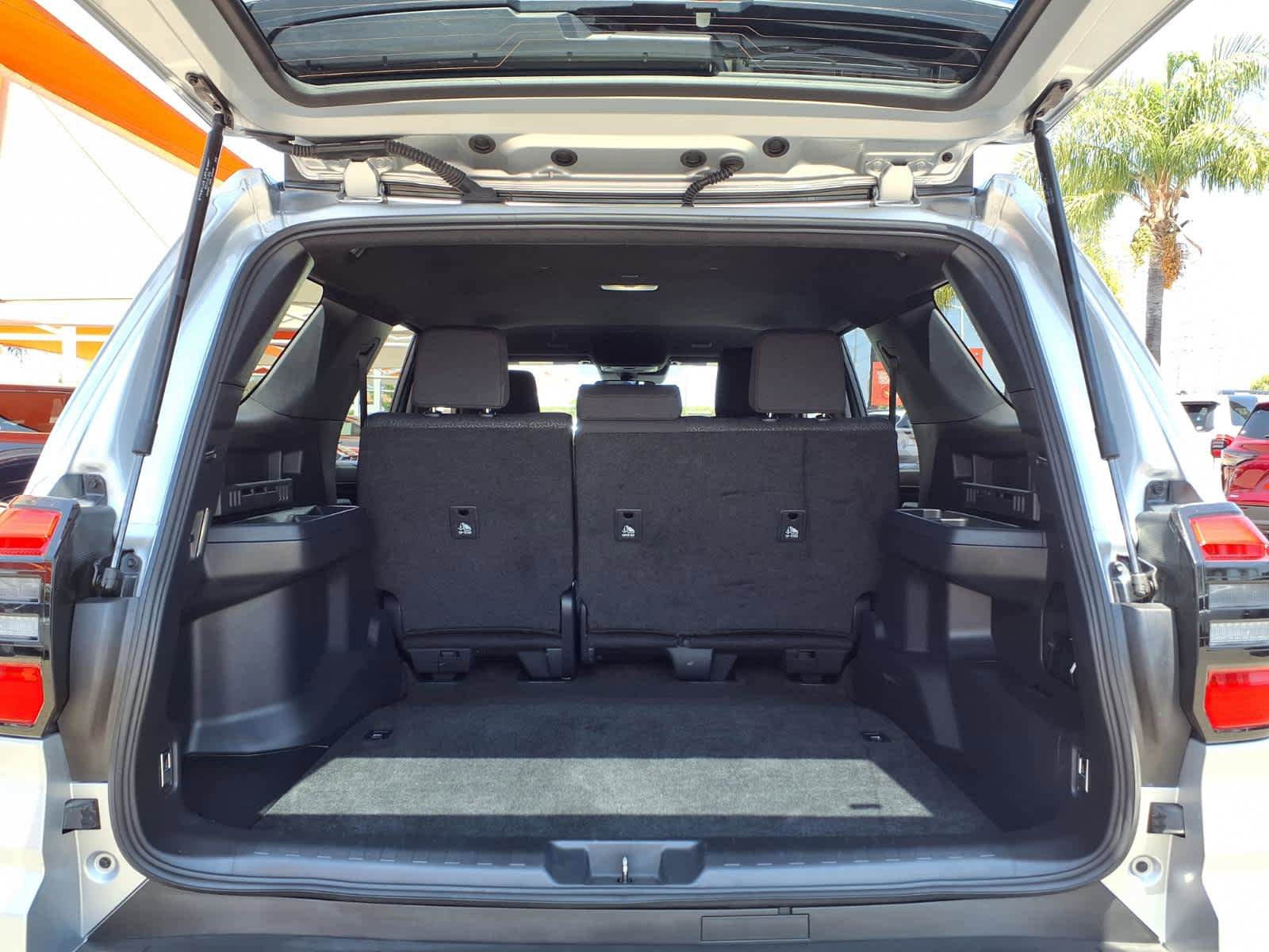 Used 2025 Toyota 4Runner SR5 AWD/4WD image 6