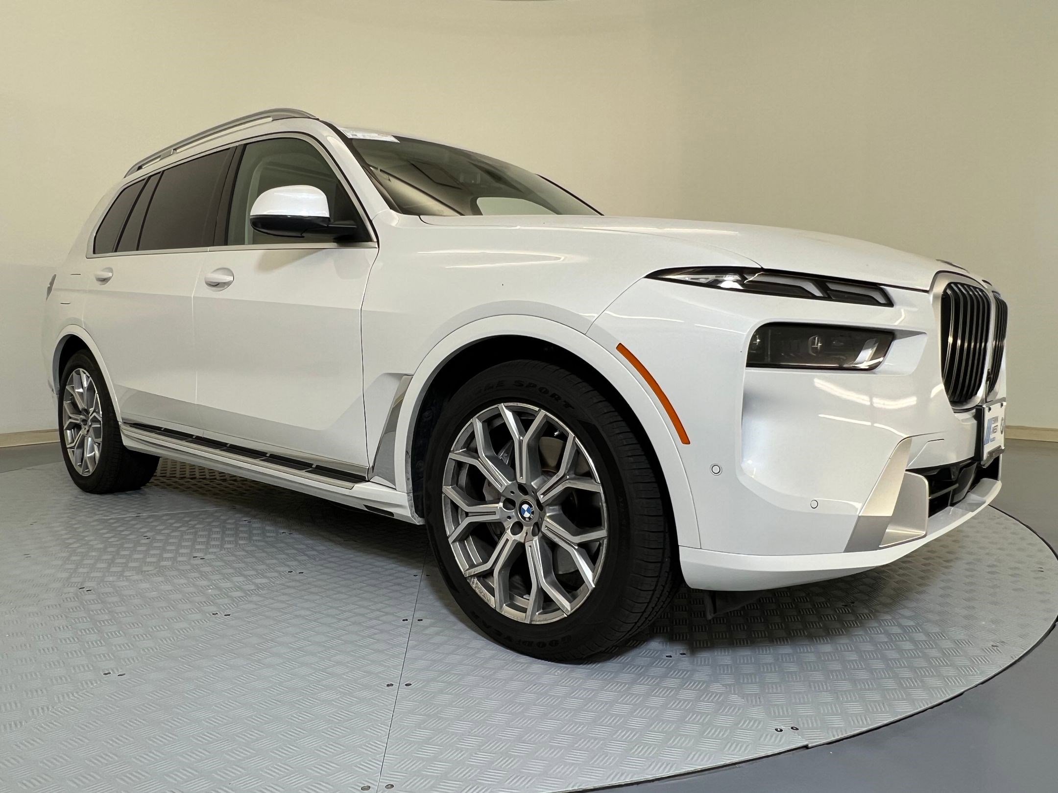 Used 2026 BMW X7 xDrive40i image 6