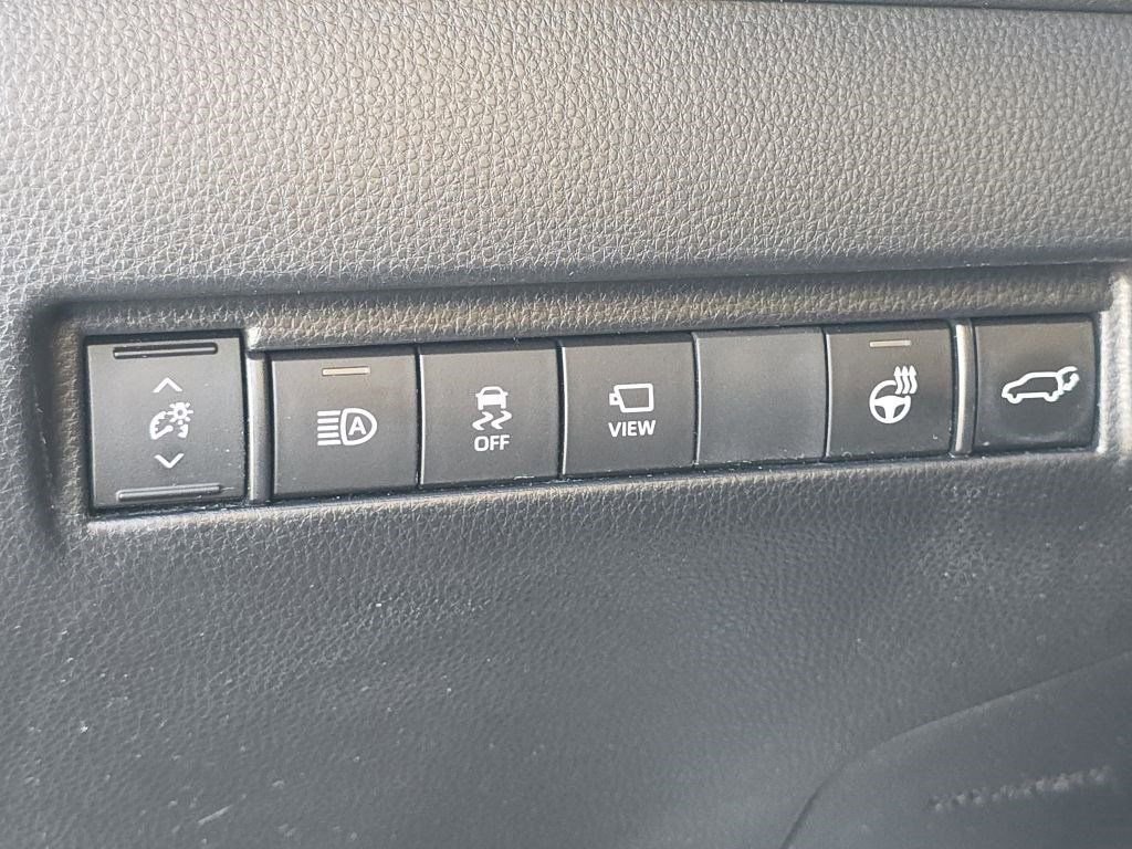 Used 2023 Toyota Venza Limited image 13