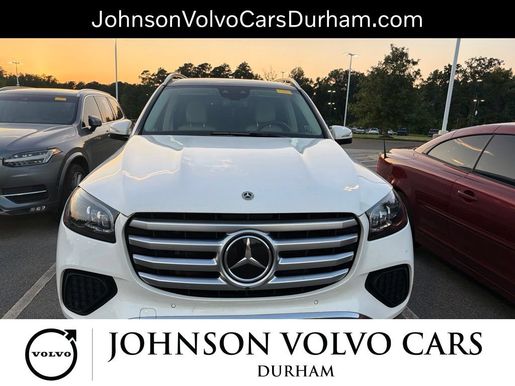 Used 2024 Mercedes-Benz GLS 450 4MATIC image 3