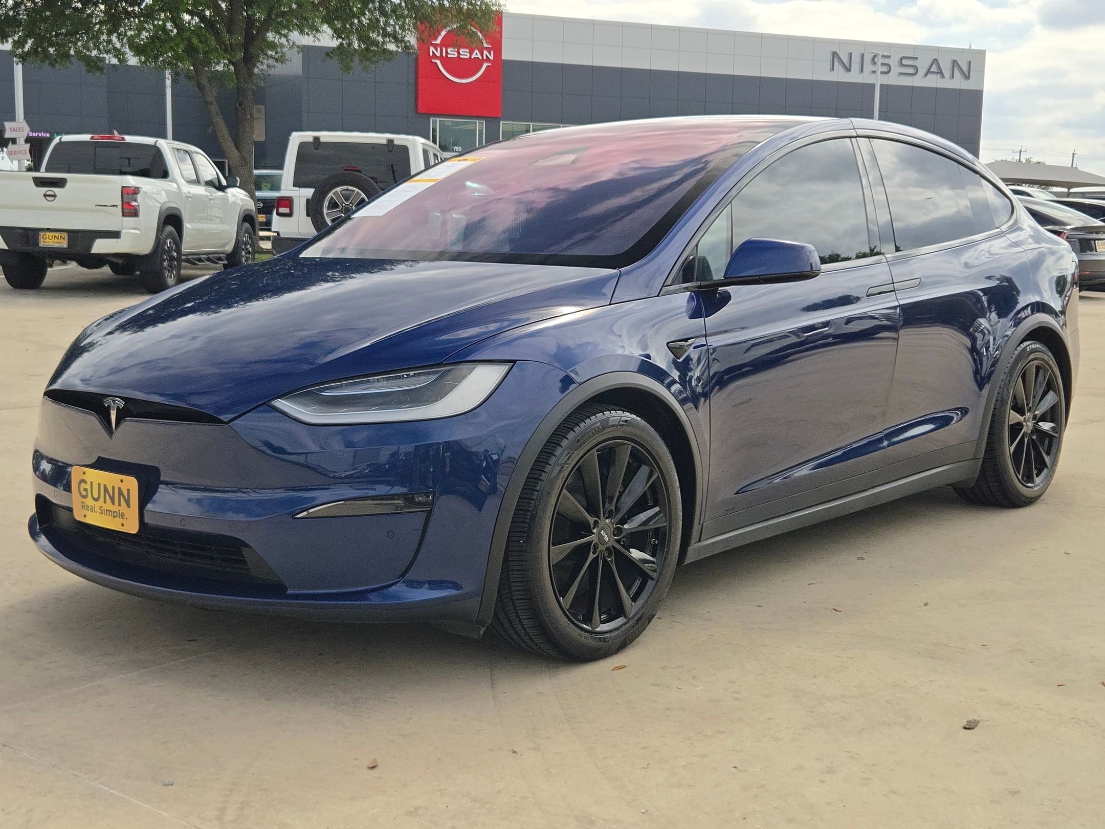 Used 2022 Tesla Model X AWD/4WD image 3
