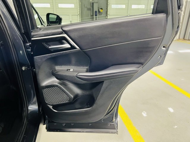 Used 2024 Mitsubishi Outlander SE image 35