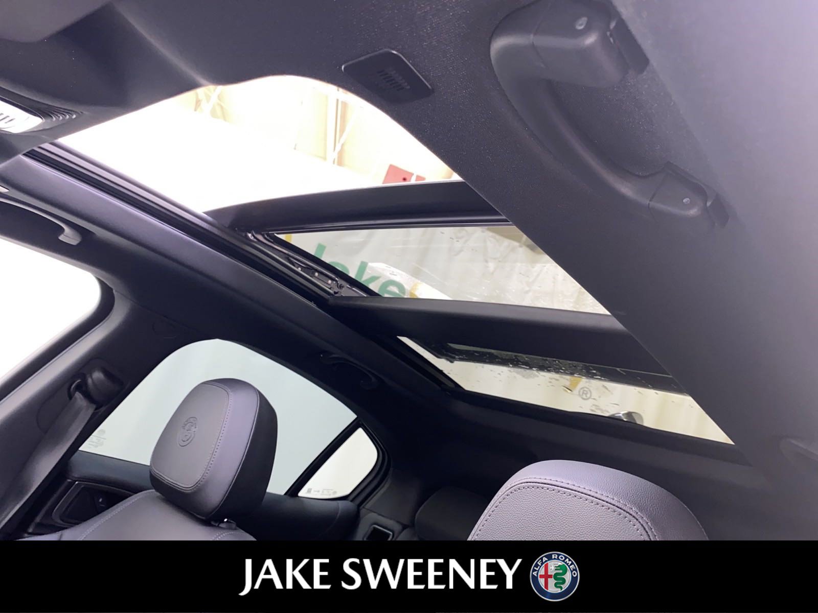 New 2023 Alfa Romeo Stelvio Veloce image 23