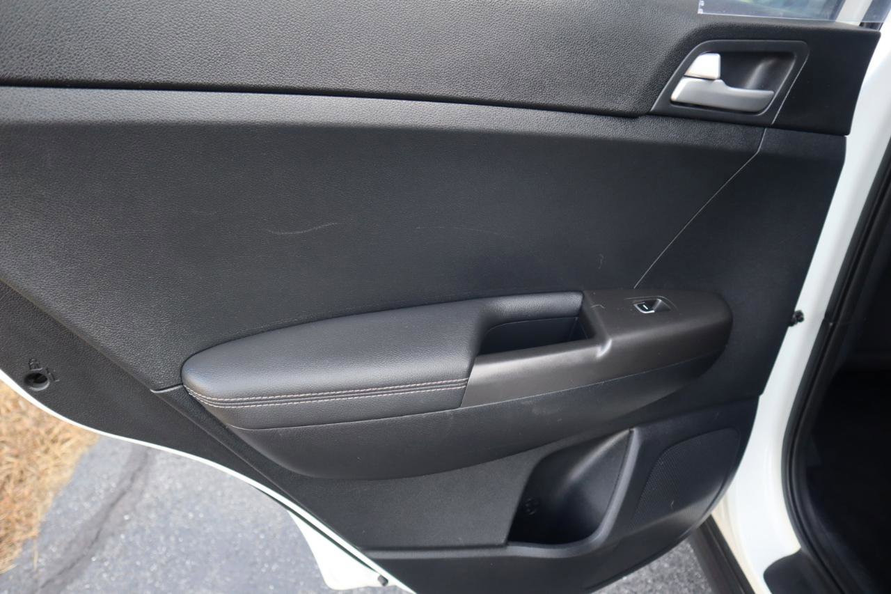 Used 2019 Kia Sportage LX image 40