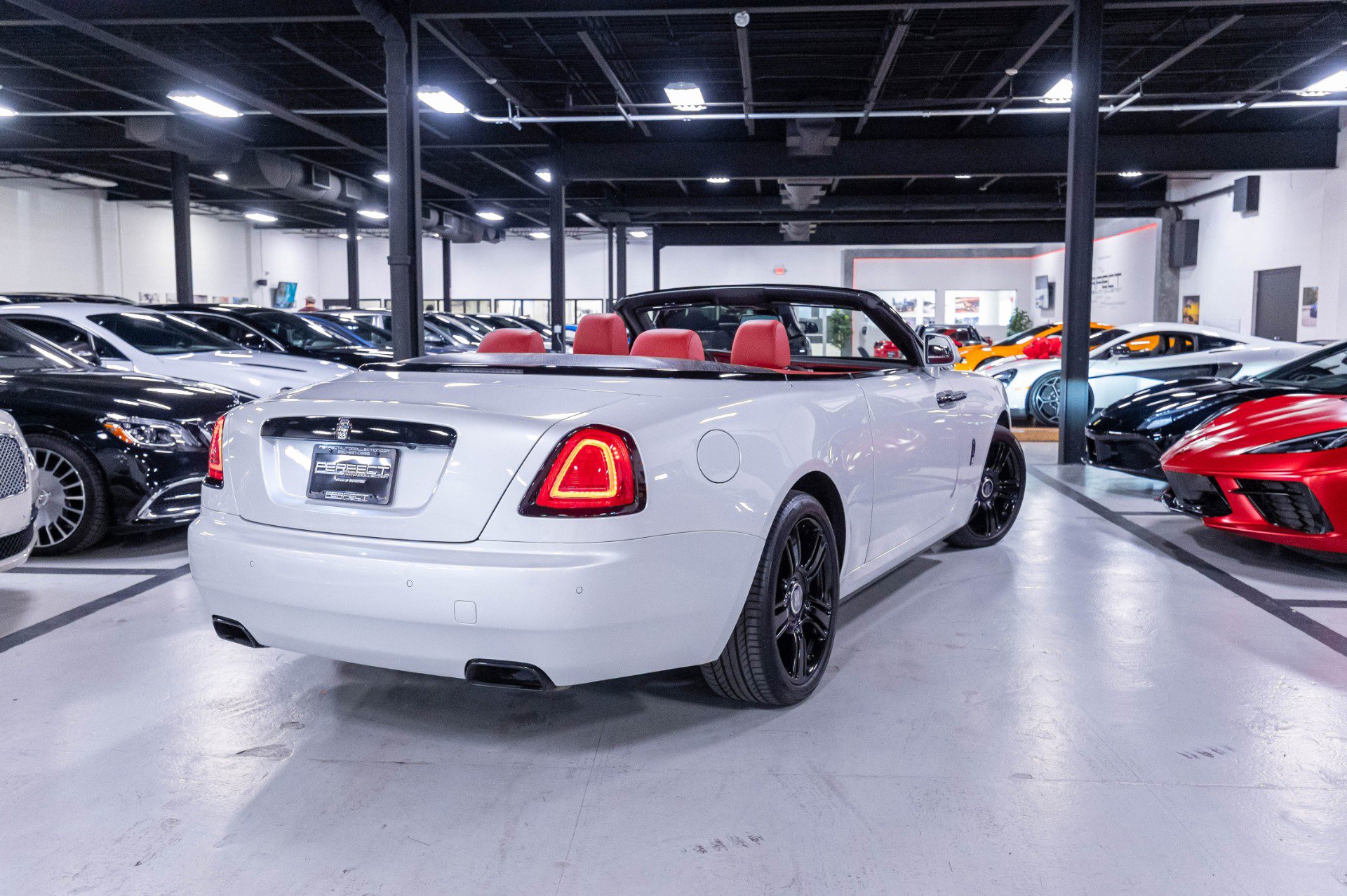 Used 2017 Rolls-Royce Dawn RWD image 78
