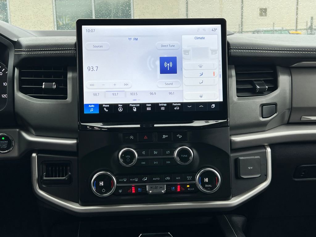 Used 2024 Ford Expedition Max XLT image 18