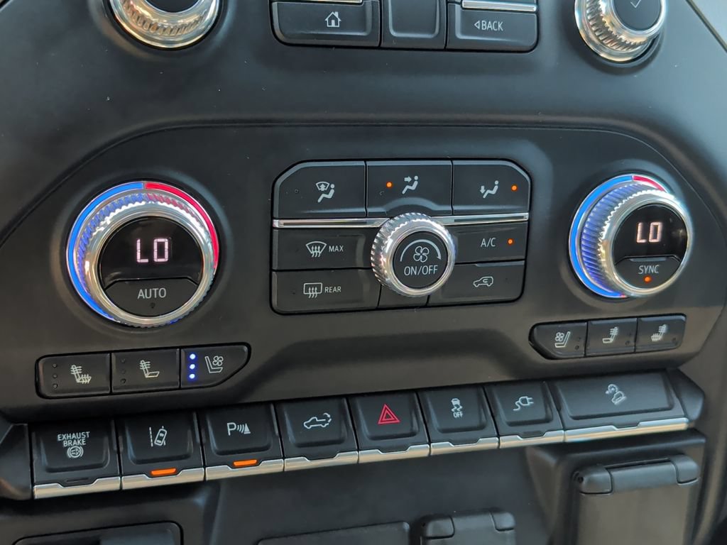Used 2021 GMC Sierra 3500 Denali AWD/4WD image 23