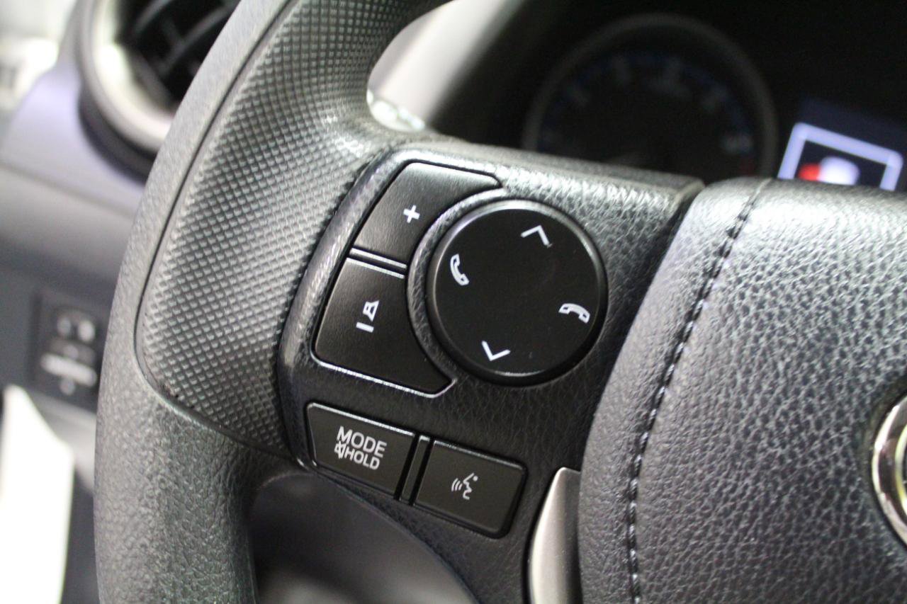 Used 2017 Toyota RAV4 LE image 10