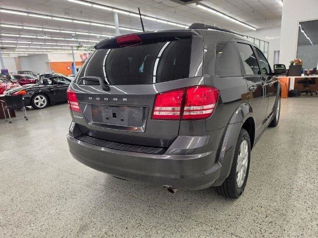 Used 2020 Dodge Journey SE FWD image 4
