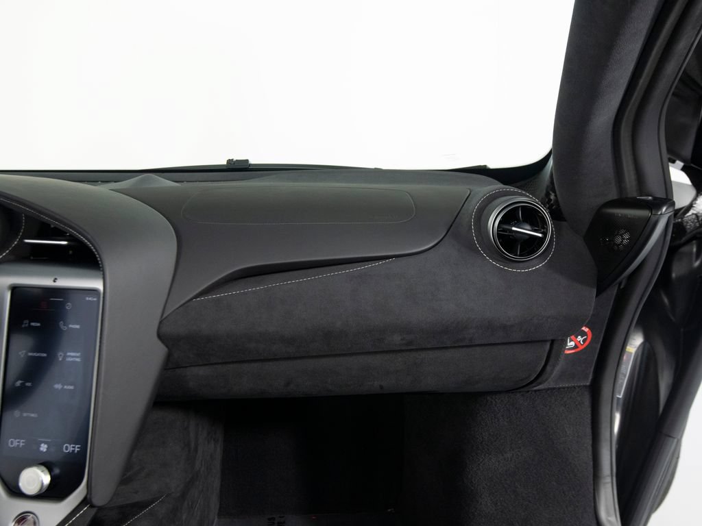 Used 2024 McLaren 750S Spider RWD image 31