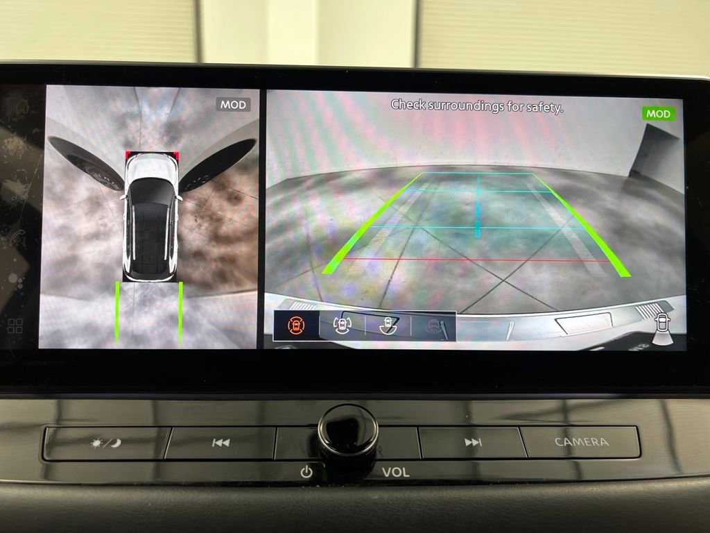 Used 2025 Nissan Rogue SL w/ Tech Package image 58