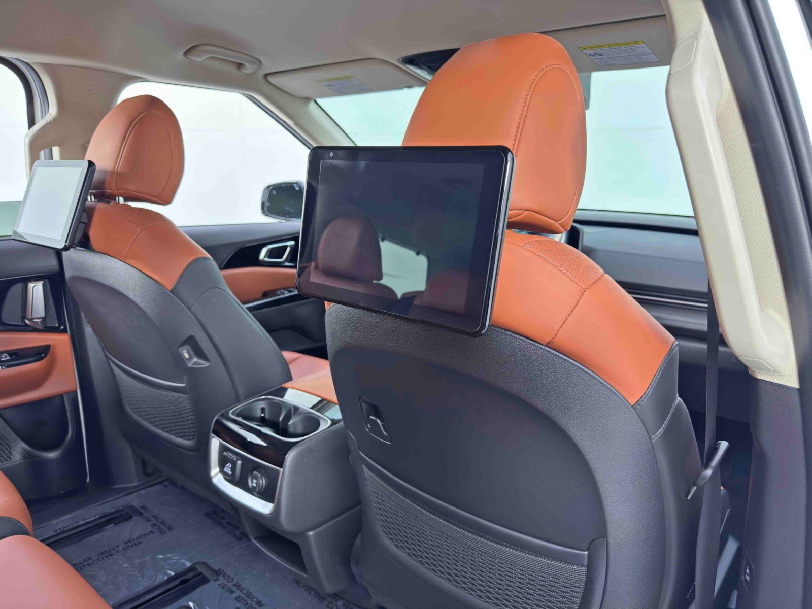 Used 2024 Kia Carnival SX FWD image 39