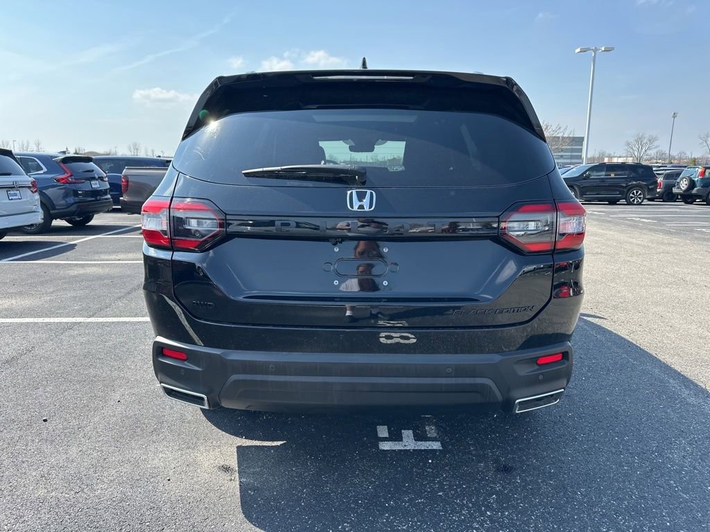 Used 2025 Honda Pilot Black Edition image 10