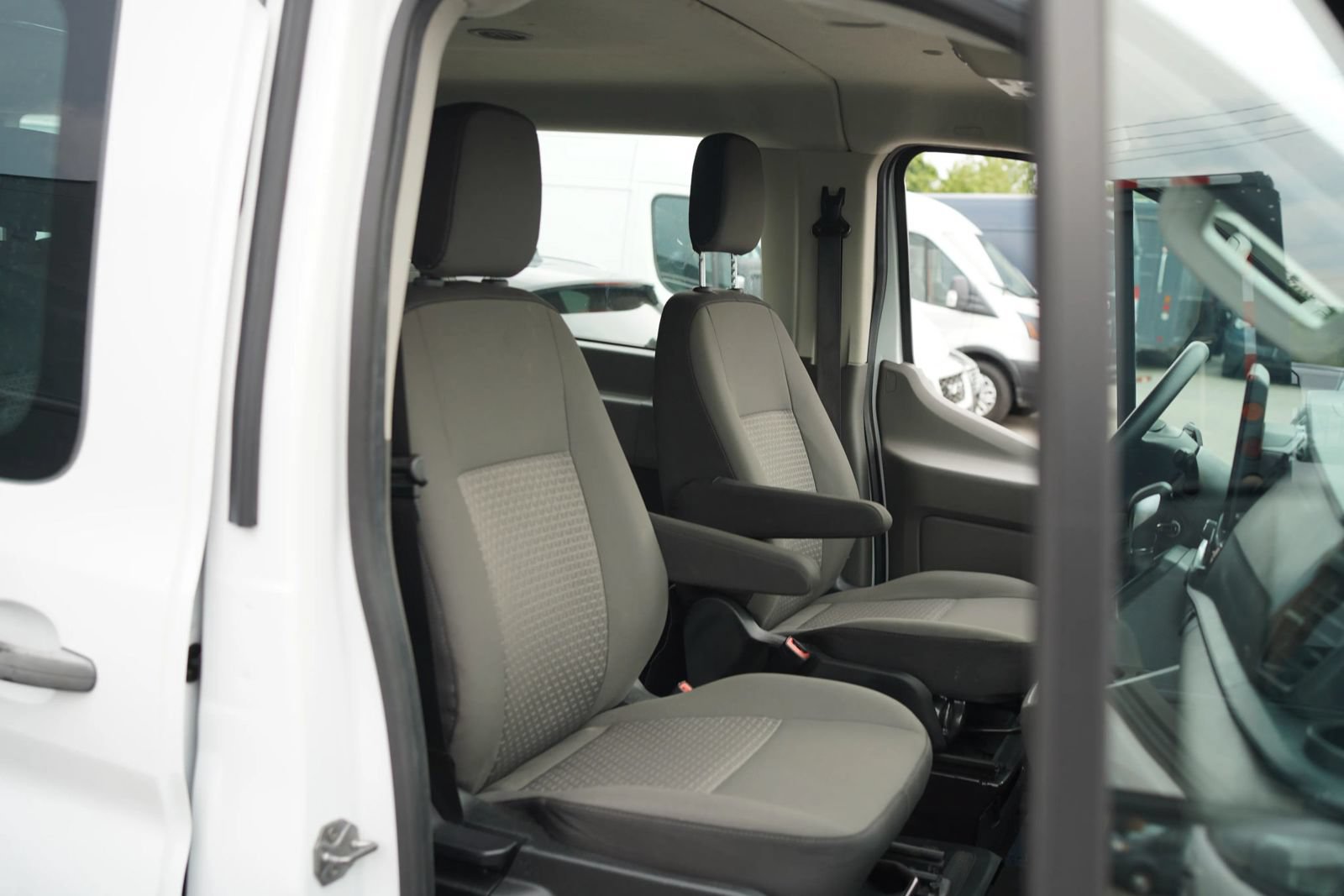 Used 2024 Ford Transit 350 XLT RWD image 24