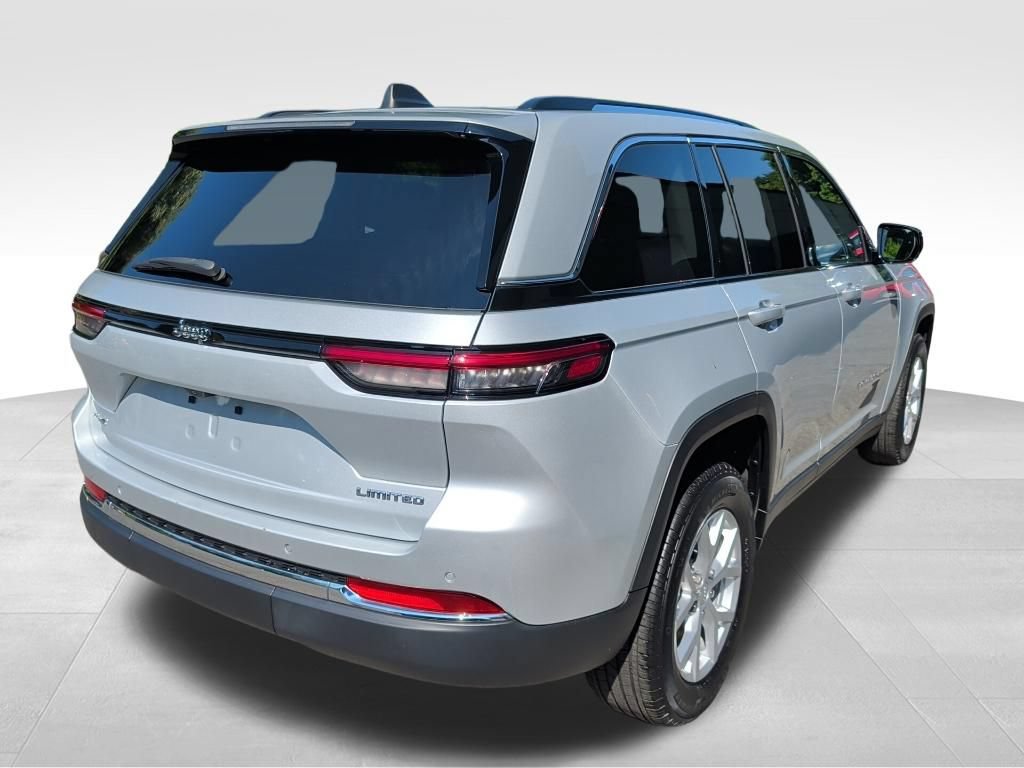 Used 2023 Jeep Grand Cherokee Limited AWD/4WD image 5