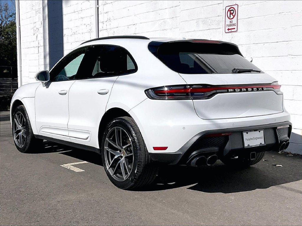 Certified 2023 Porsche Macan AWD/4WD image 3