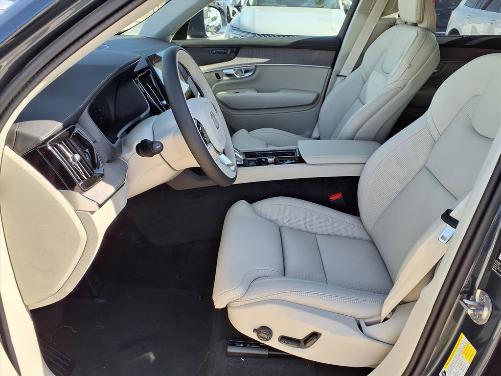 New 2026 Volvo XC90 B6 Ultra w/ Protection Package image 13