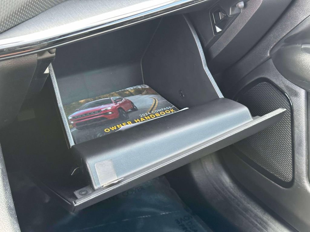 Used 2024 Jeep Compass Trailhawk image 33