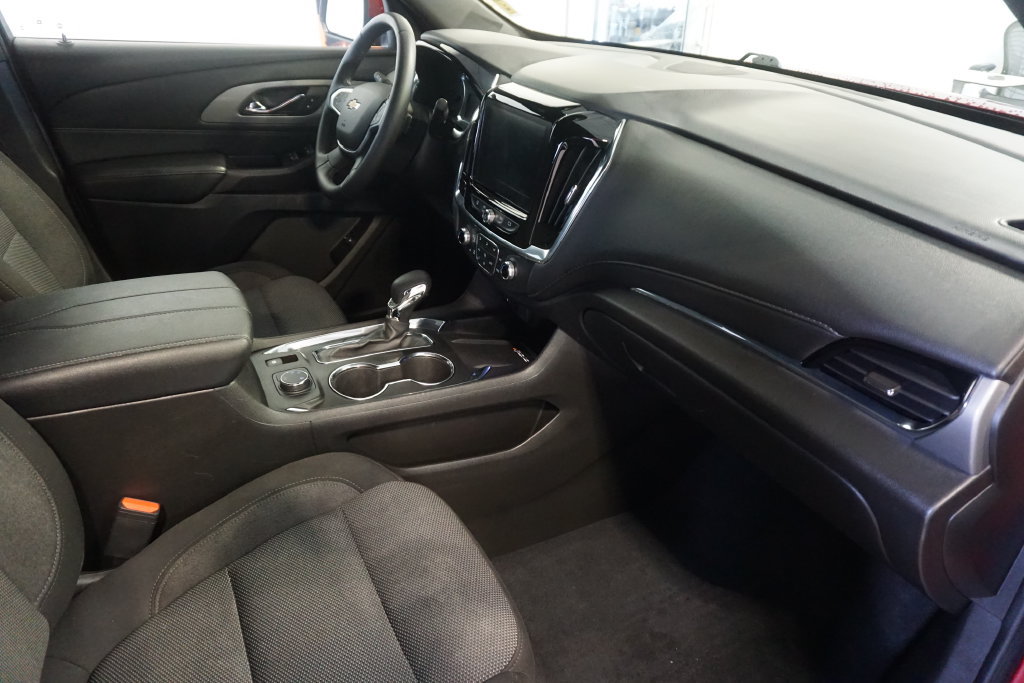 Used 2023 Chevrolet Traverse LT AWD/4WD image 26