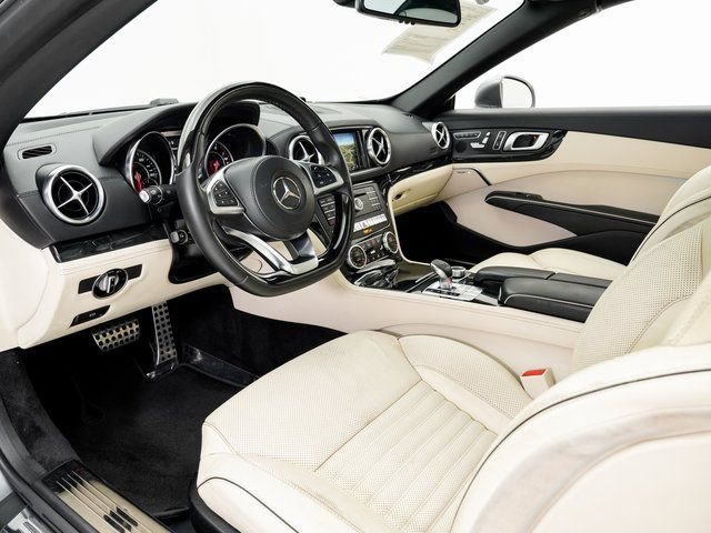 Used 2018 Mercedes-Benz SL 550 image 4