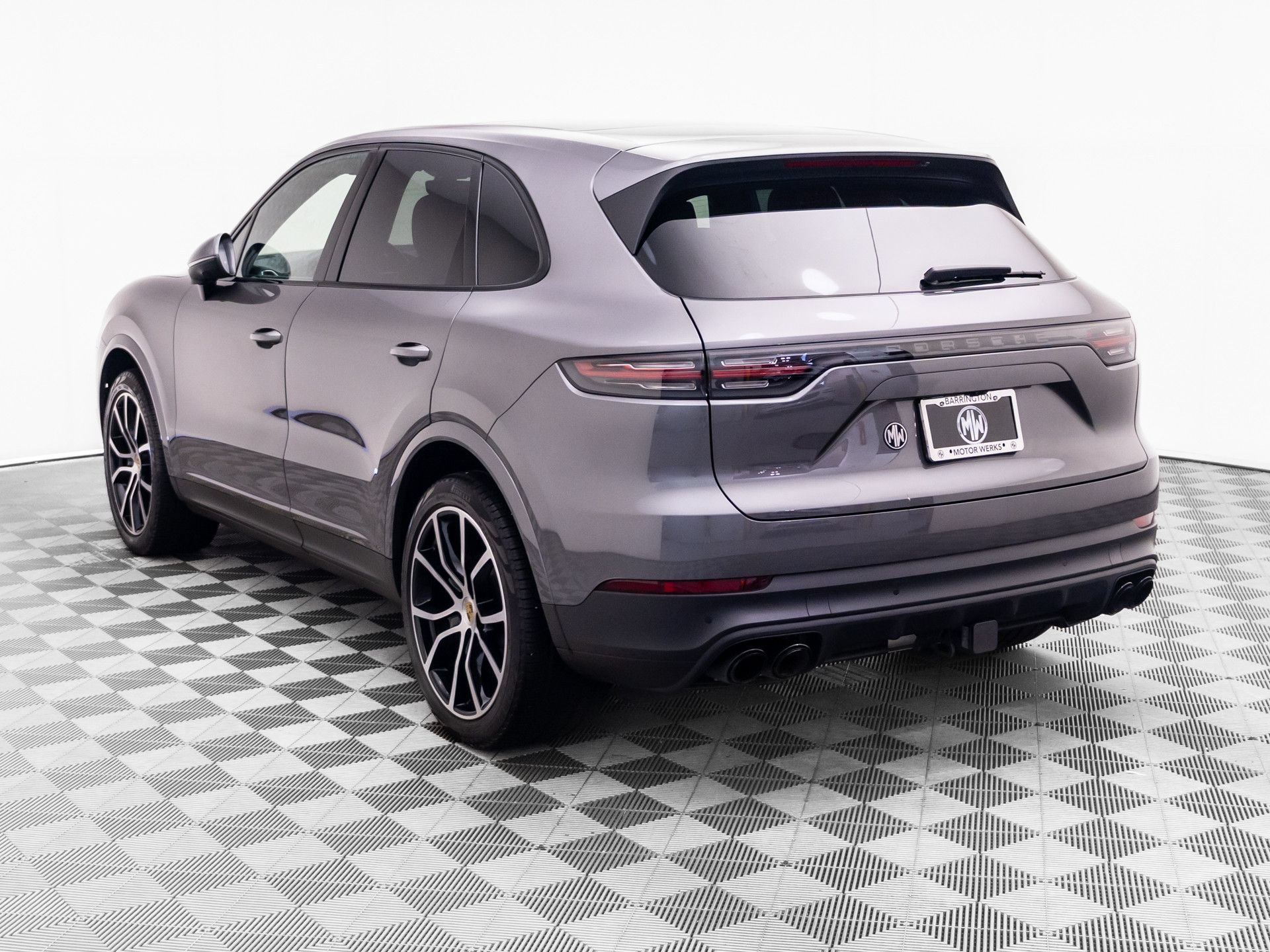 Certified 2023 Porsche Cayenne AWD/4WD image 3