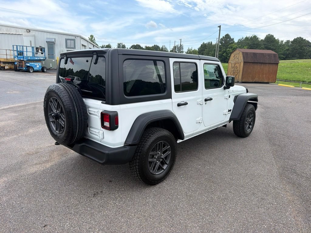 Used 2024 Jeep Wrangler Unlimited Sport AWD/4WD image 3