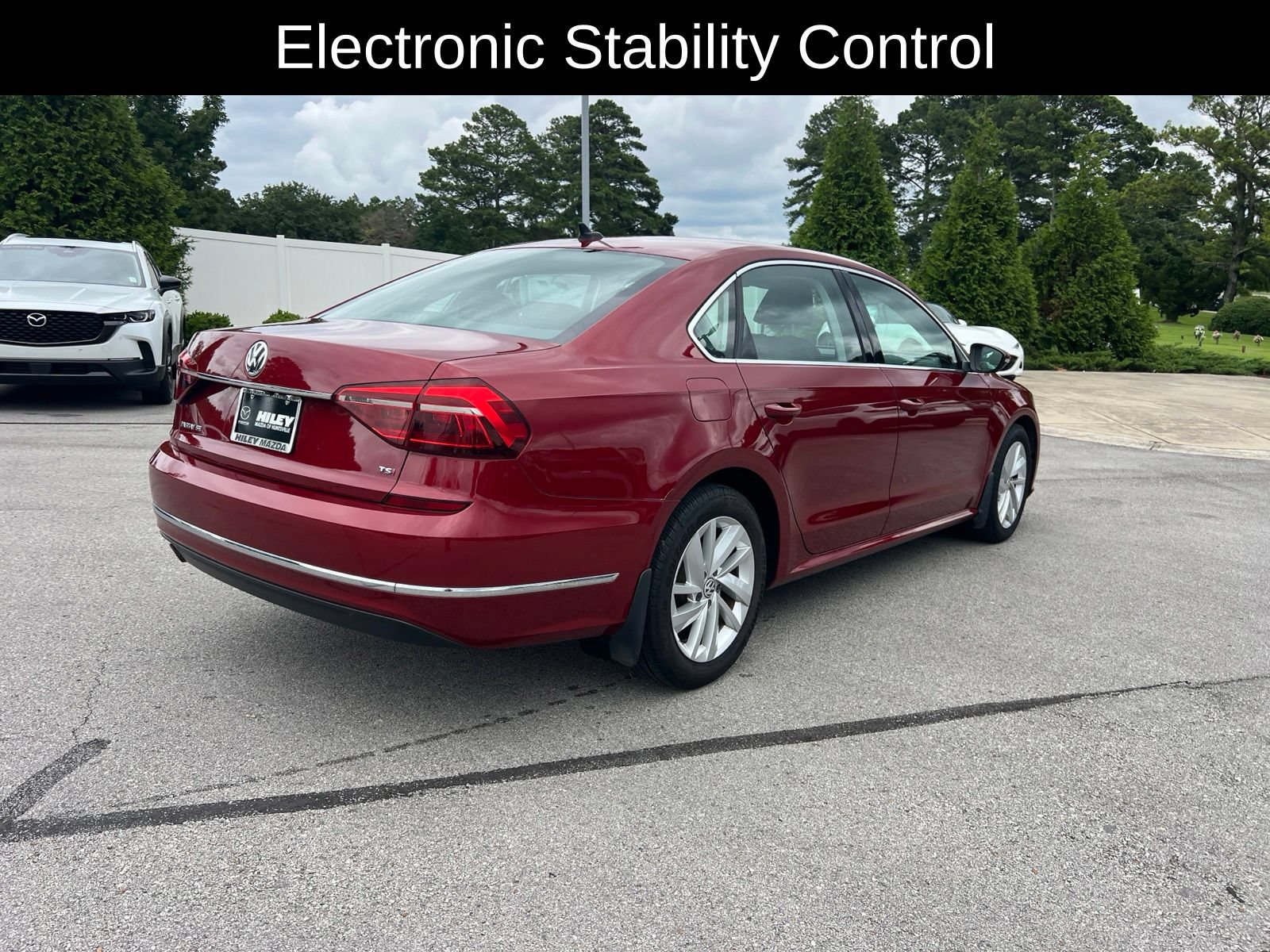Used 2018 Volkswagen Passat 2.0T SE FWD image 10