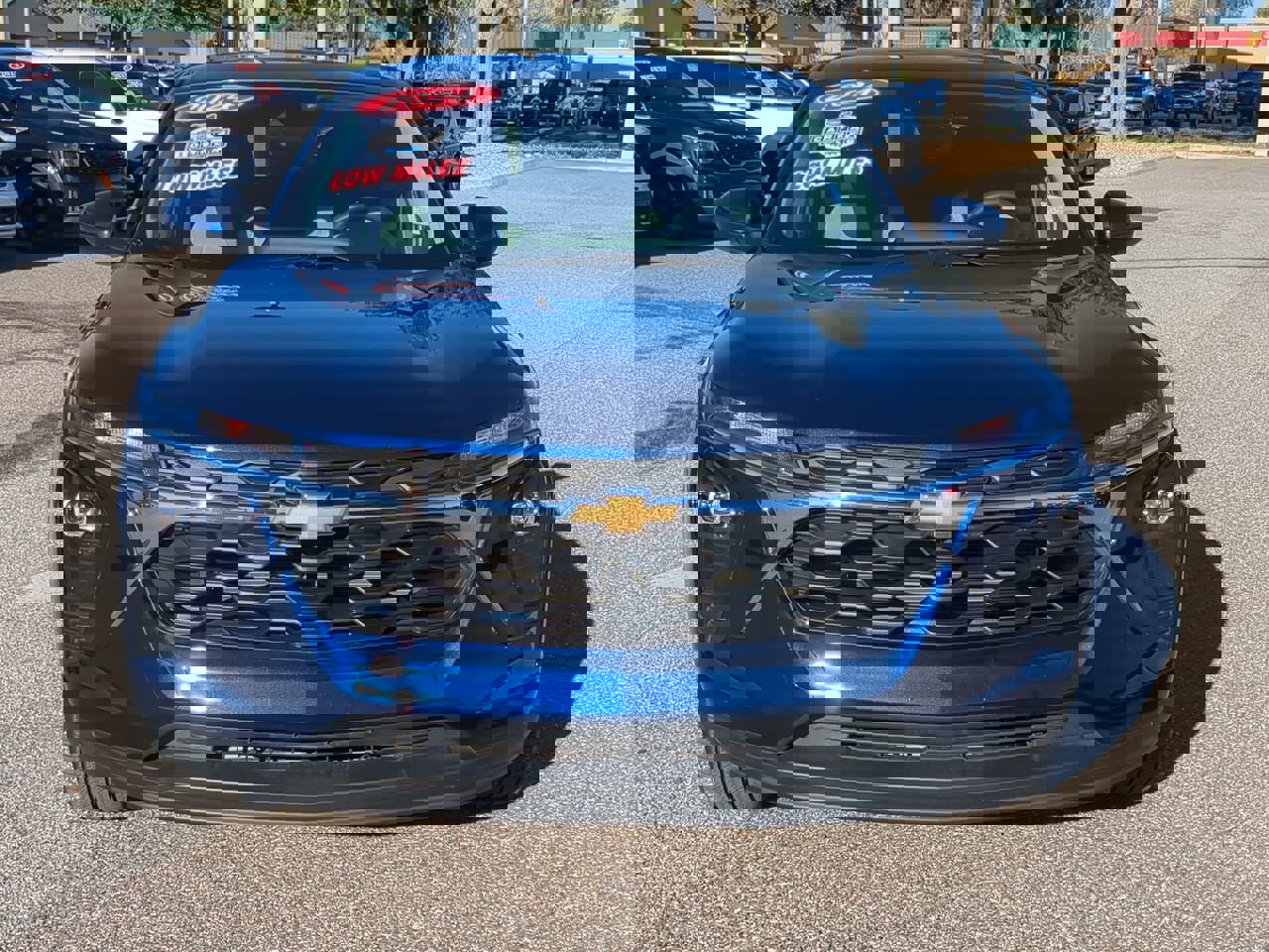 Used 2024 Chevrolet Trax LS w/ LS Convenience Package image 9