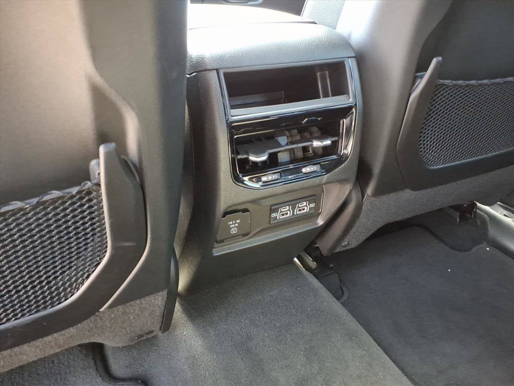 Used 2024 Jeep Grand Cherokee Altitude AWD/4WD image 12