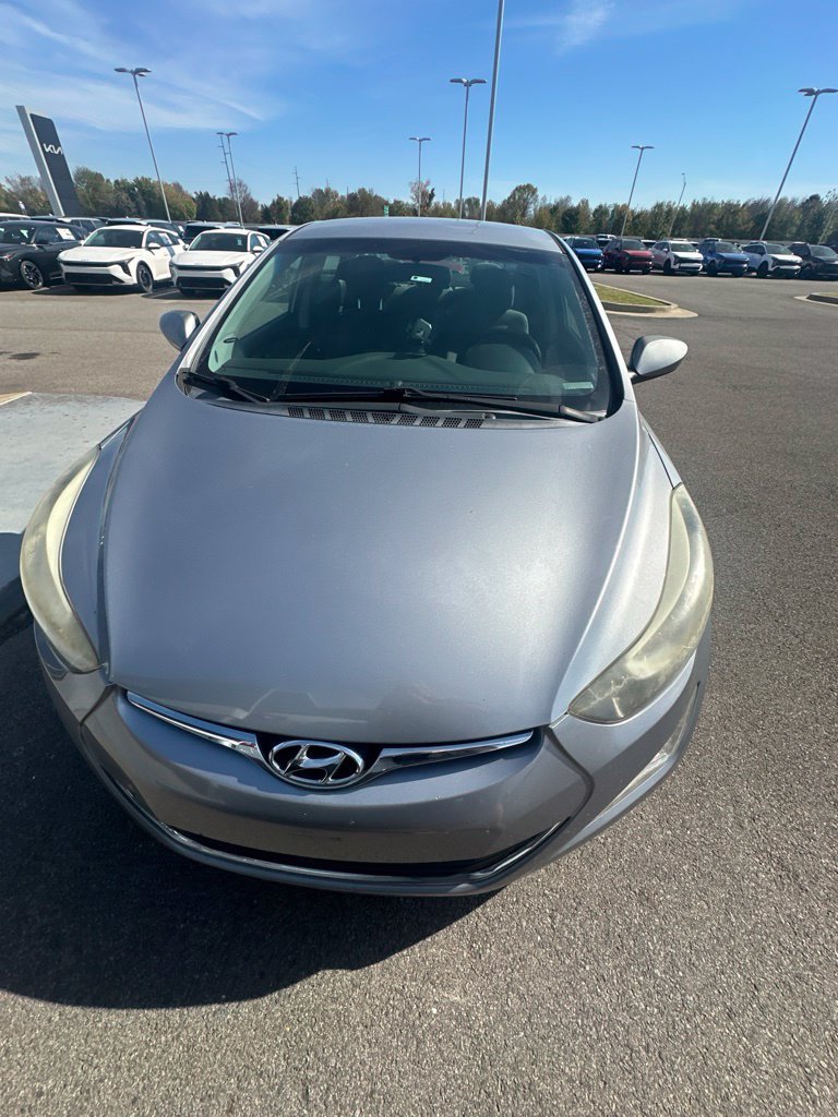 Used 2015 Hyundai Elantra SE w/ Option Group 02 FWD image 3
