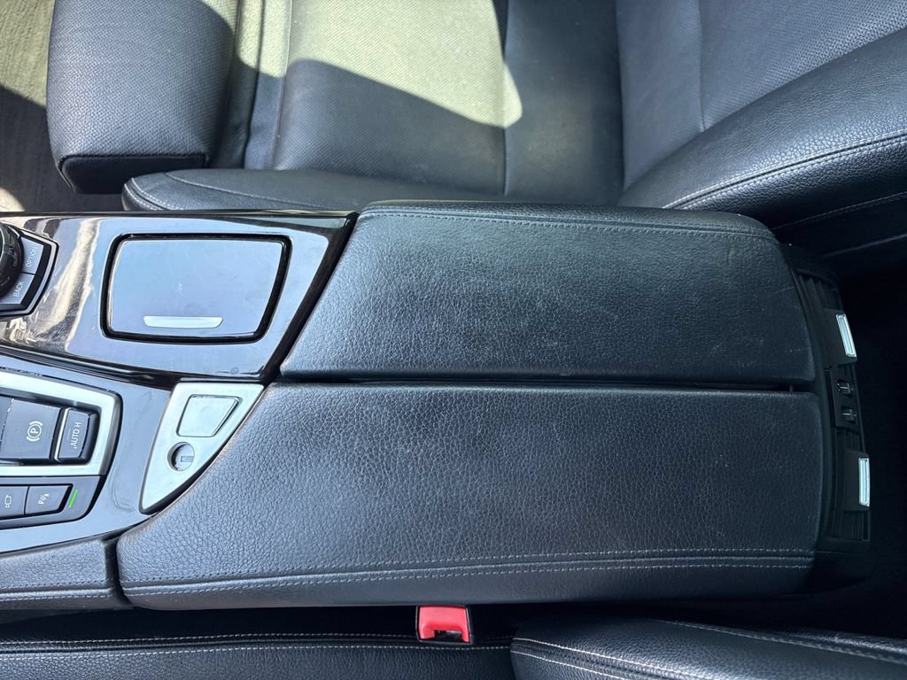 Used 2014 BMW 550i xDrive Sedan AWD/4WD image 26