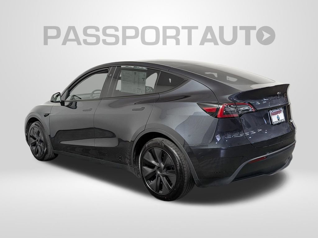 Used 2025 Tesla Model Y Long Range video 3