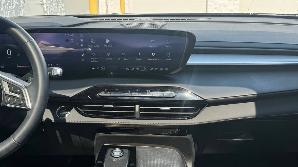 Used 2025 Buick Enclave Avenir w/ LPO, Floor Liner Package FWD image 16