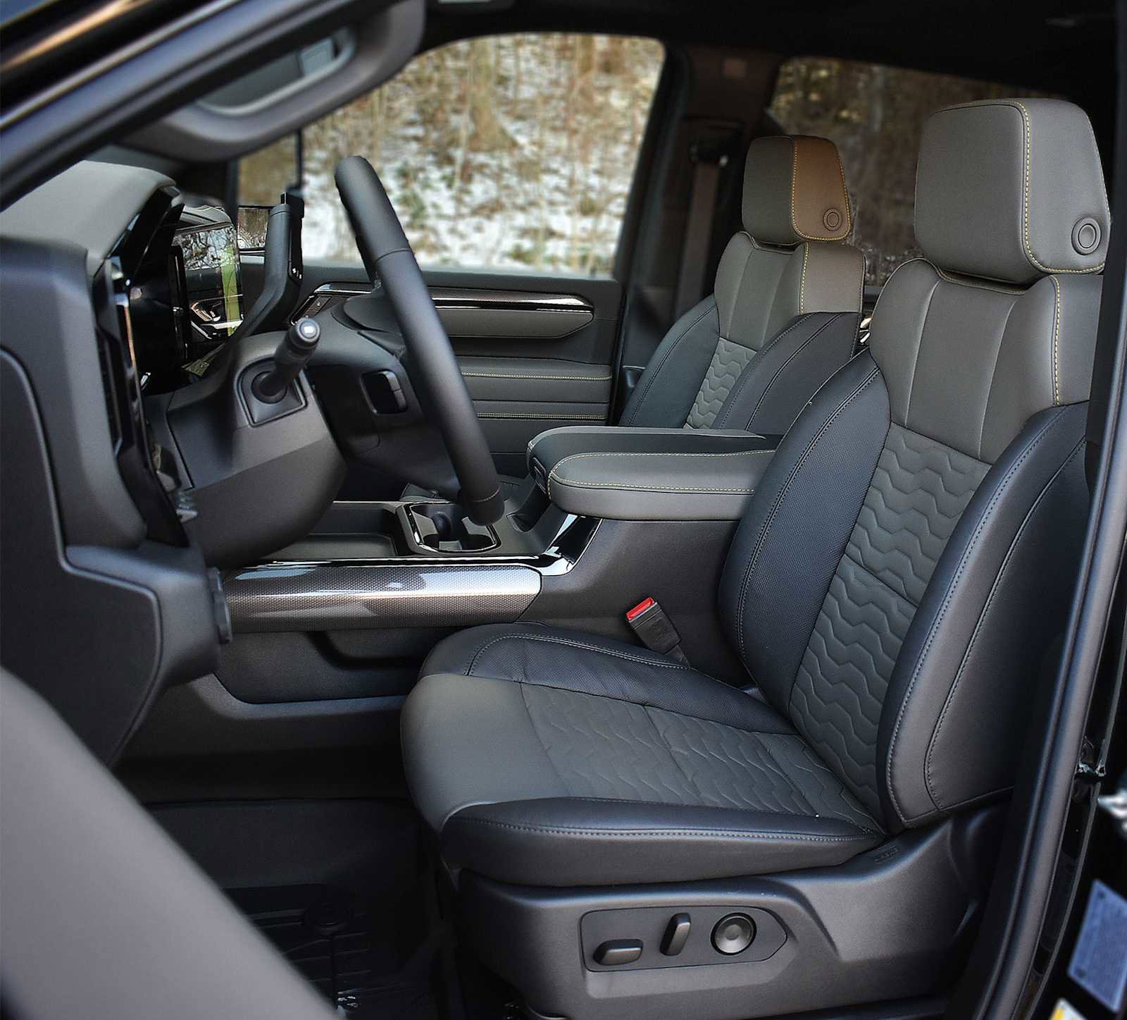 New 2026 Chevrolet Silverado 2500 ZR2 w/ LPO, Dark Essentials Package image 10