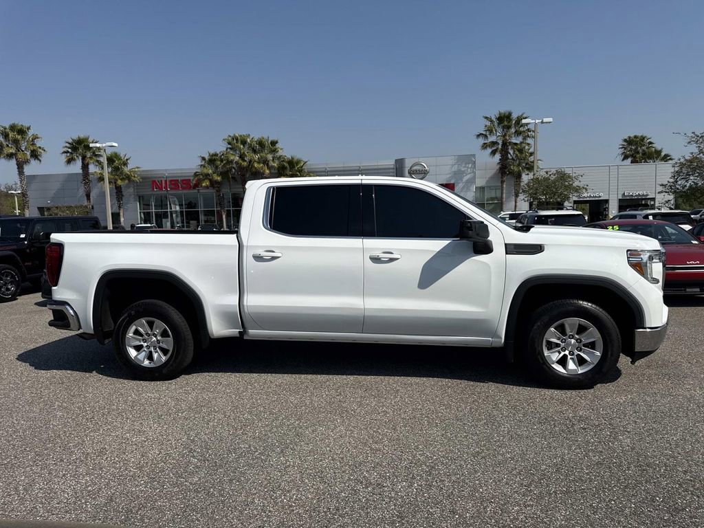 Used 2022 GMC Sierra 1500 SLE image 2