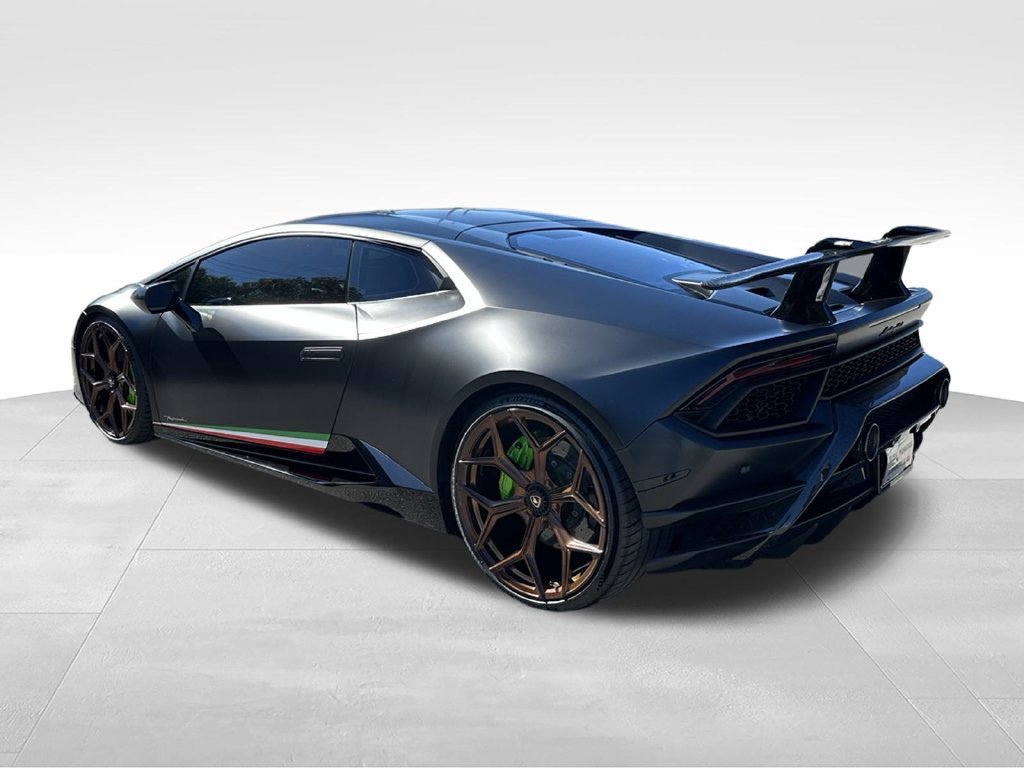Used 2018 Lamborghini Huracan Performante AWD/4WD image 5