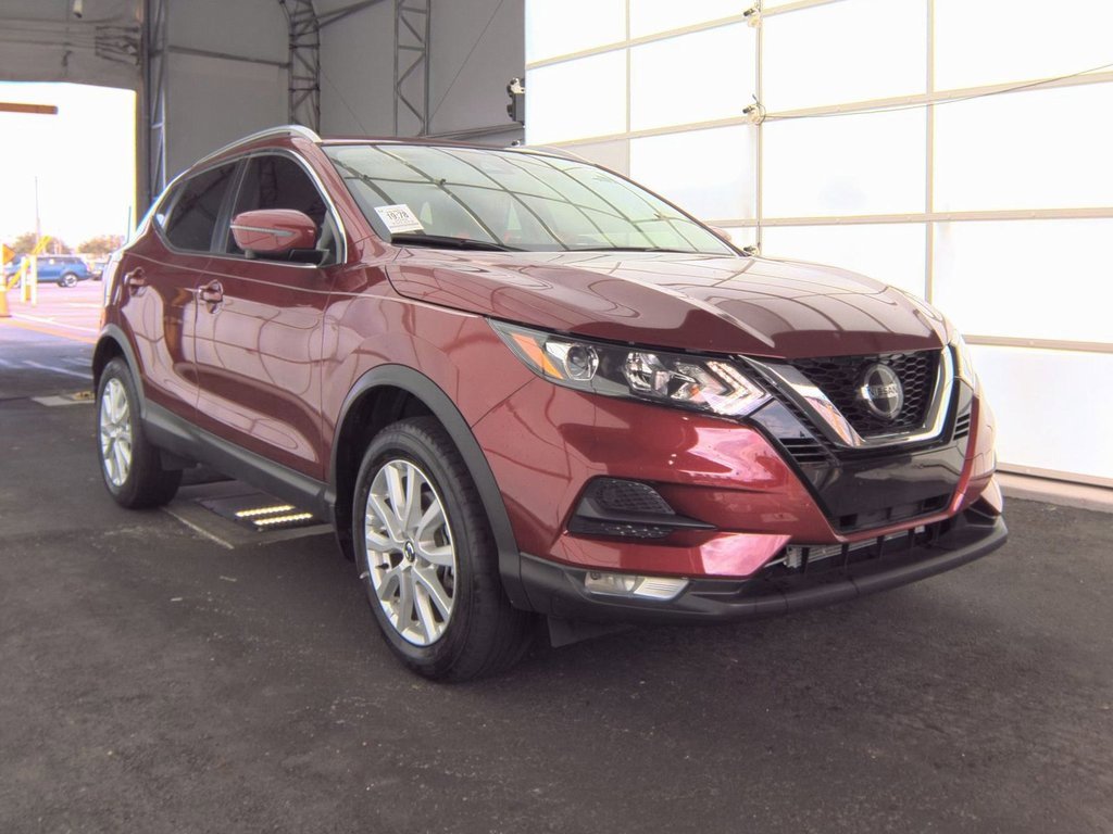 Used 2022 Nissan Rogue Sport SV w/ Technology Package image 3