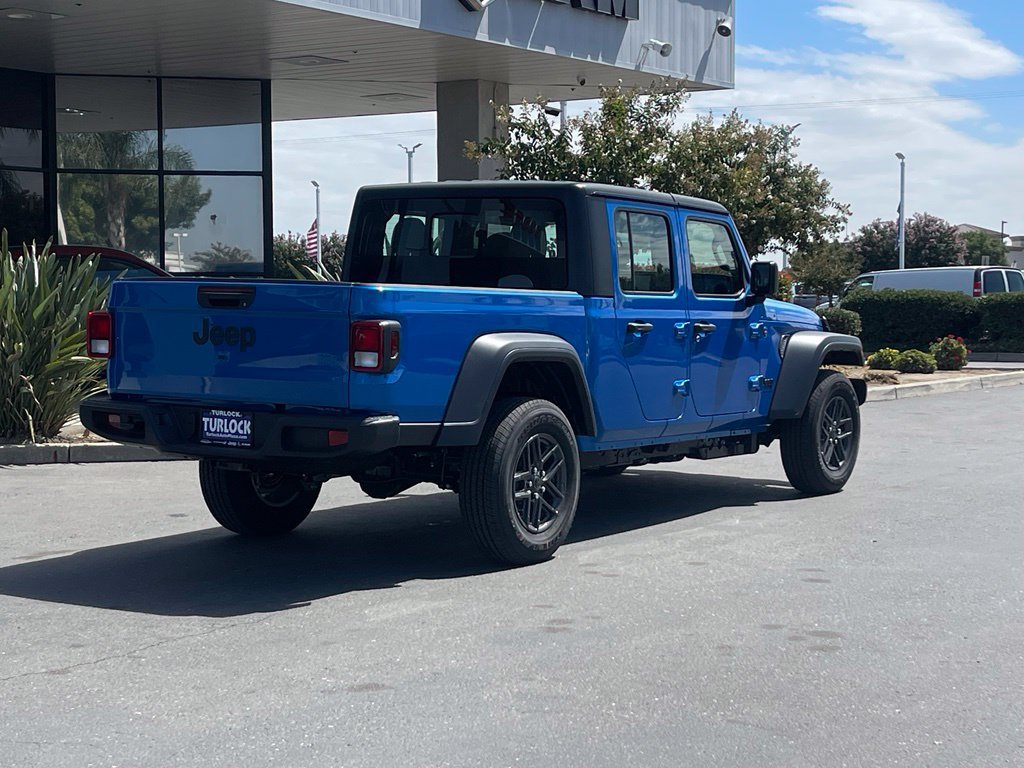 New 2026 Jeep Gladiator Sport AWD/4WD image 4
