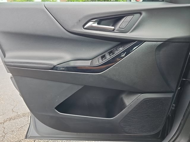 Used 2025 Chevrolet Equinox LT FWD image 32
