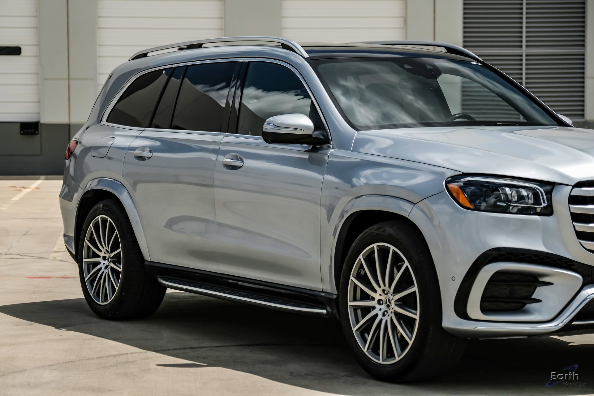 Used 2025 Mercedes-Benz GLS 580 4MATIC image 25