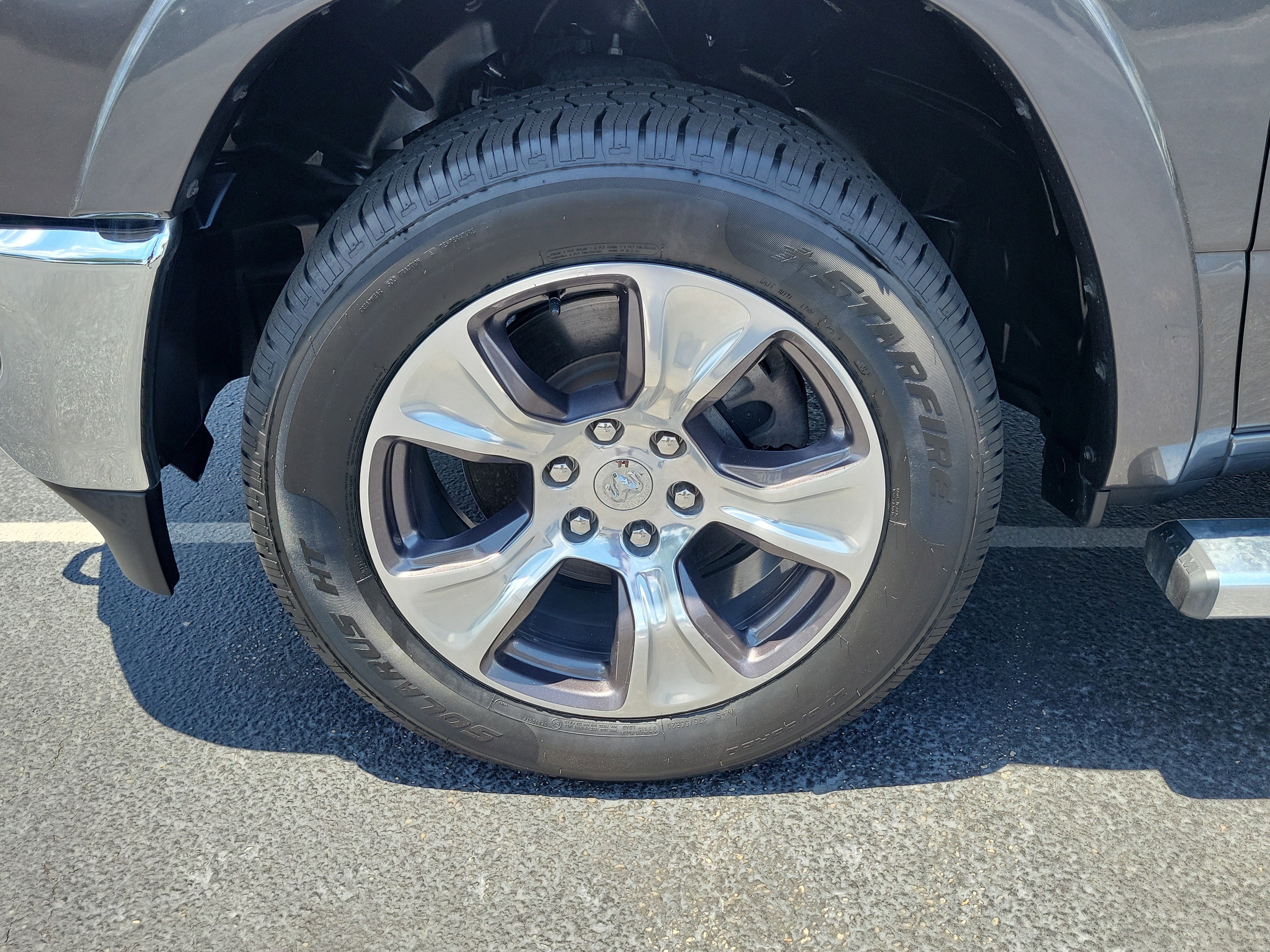 Used 2022 RAM 1500 Laramie AWD/4WD image 5