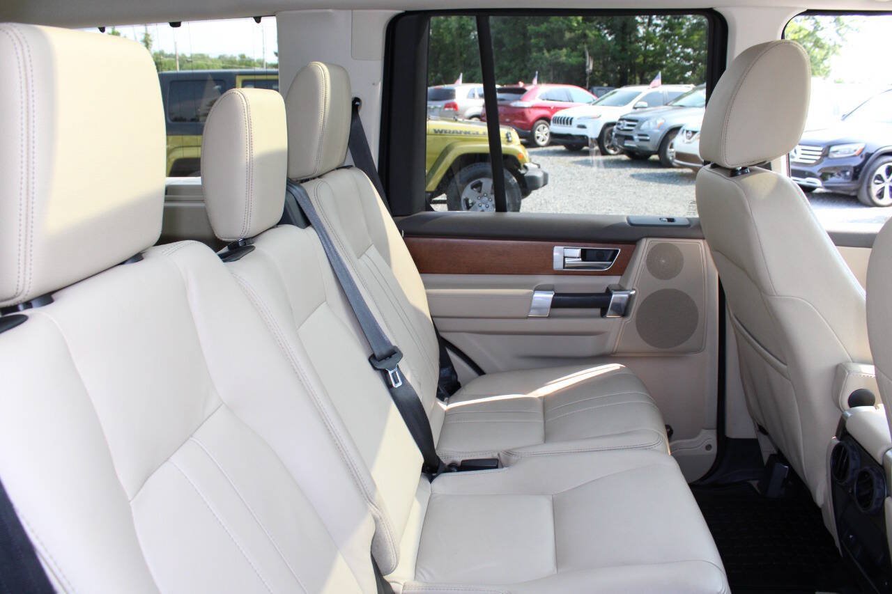 Used 2016 Land Rover LR4 HSE Silver Edition AWD/4WD image 21