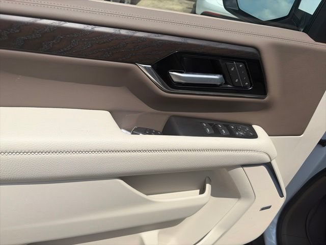 New 2026 GMC Yukon XL Denali w/ Sun & Power Step Package AWD/4WD image 17