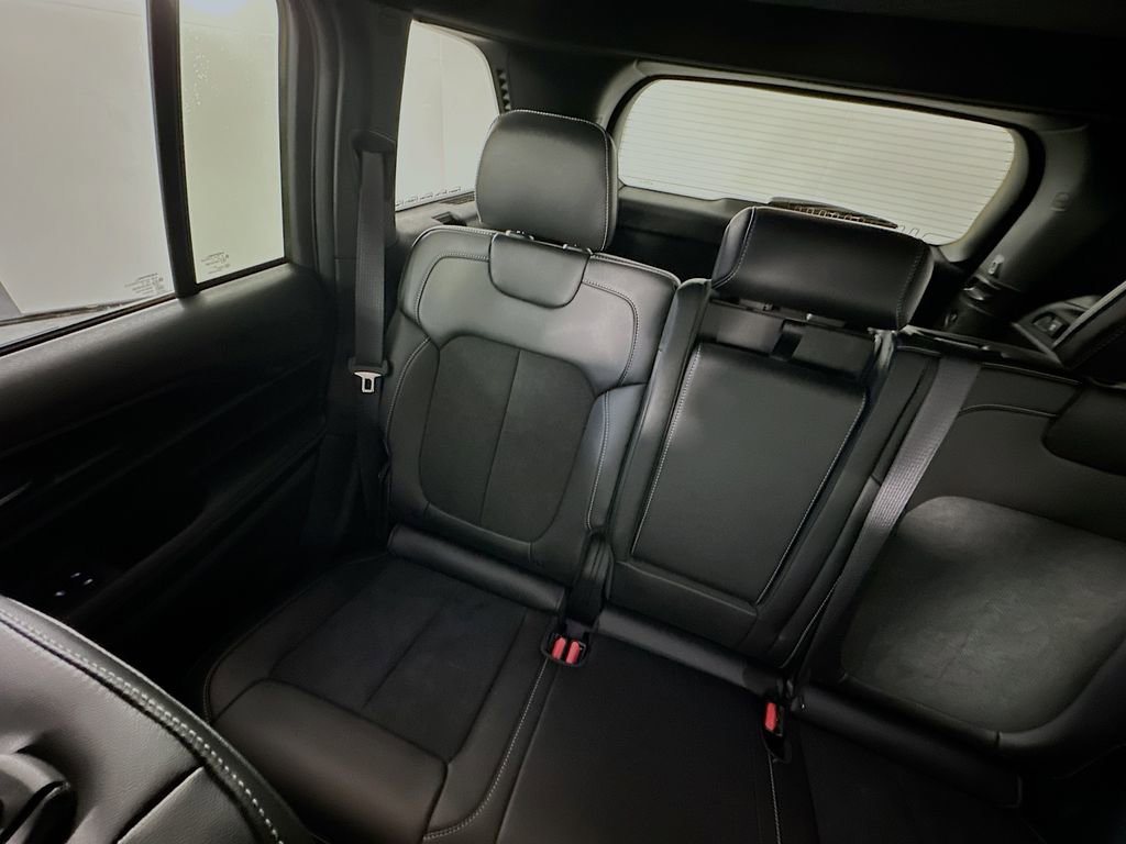 Used 2025 Jeep Grand Cherokee Altitude AWD/4WD image 12