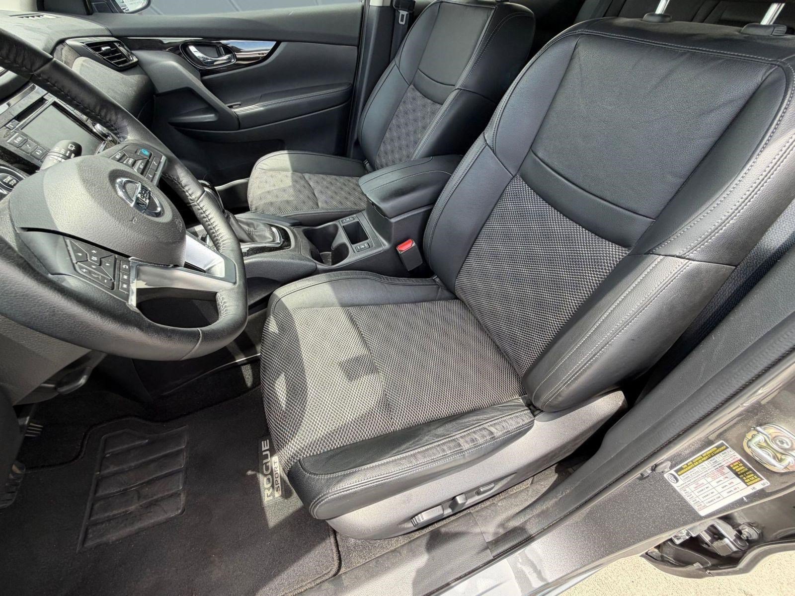Used 2021 Nissan Rogue Sport SV w/ Technology Package FWD image 5