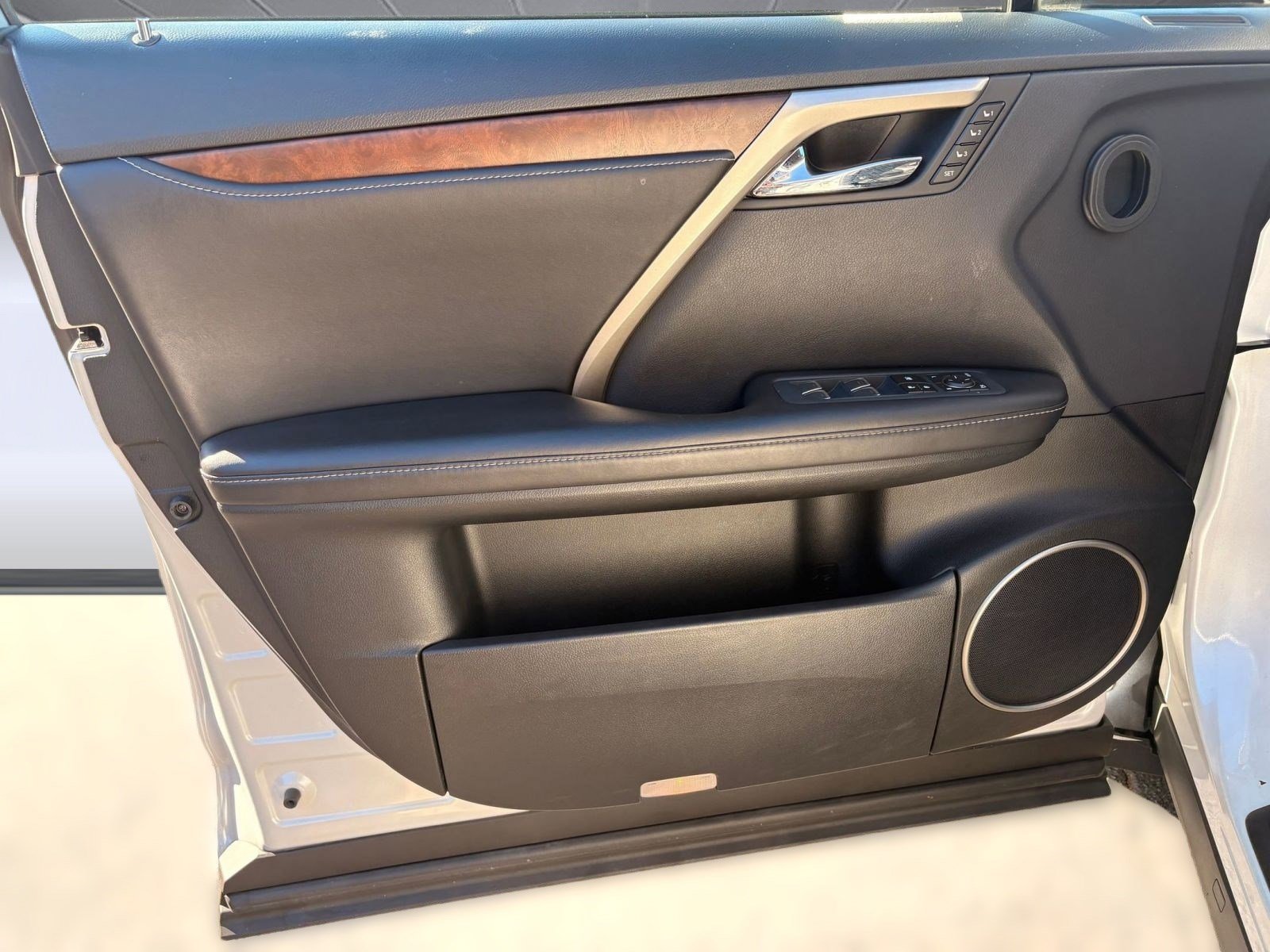 Used 2021 Lexus RX 350L Premium image 21