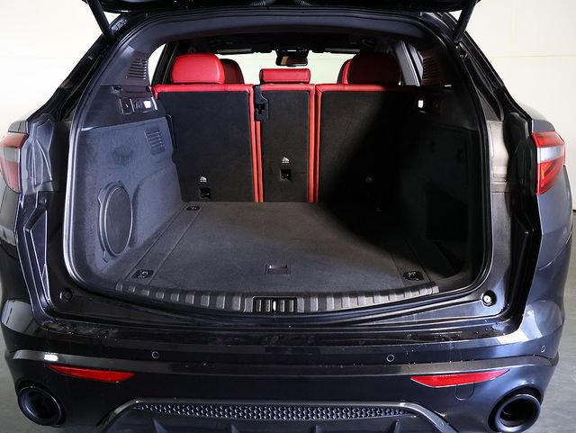 Used 2023 Alfa Romeo Stelvio Veloce AWD/4WD image 30