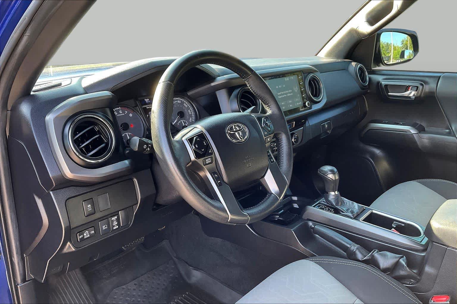 Used 2022 Toyota Tacoma TRD Off-Road w/ Technology Package RWD image 17